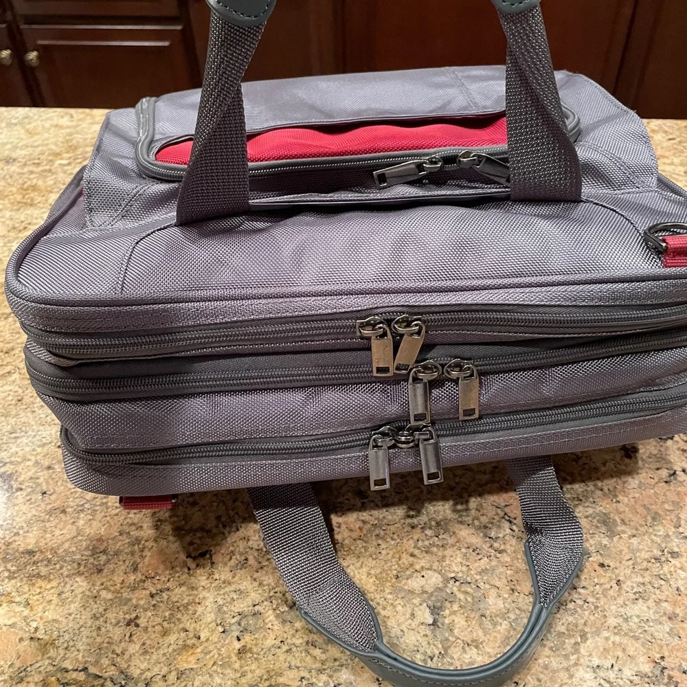 Targus laptop briefcase